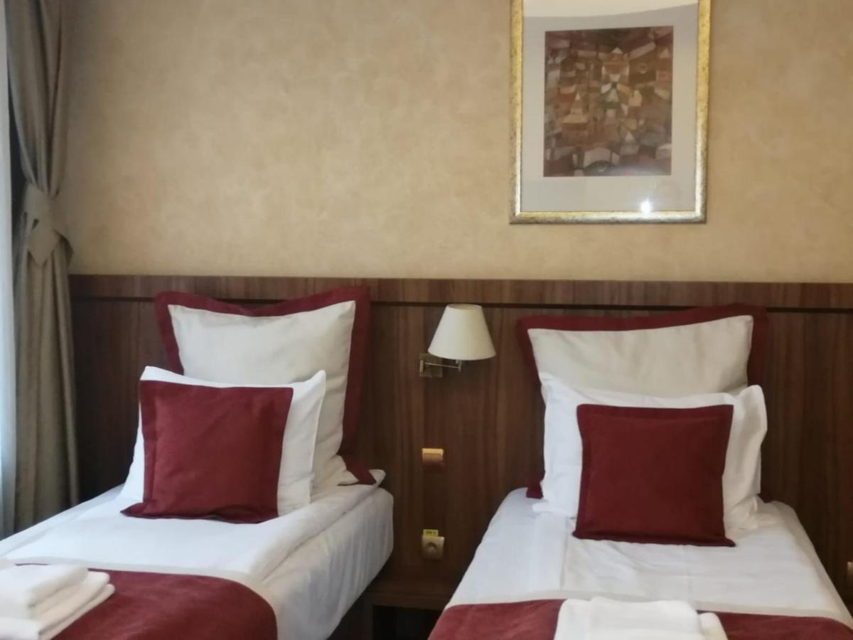 Gott Hotel 3*