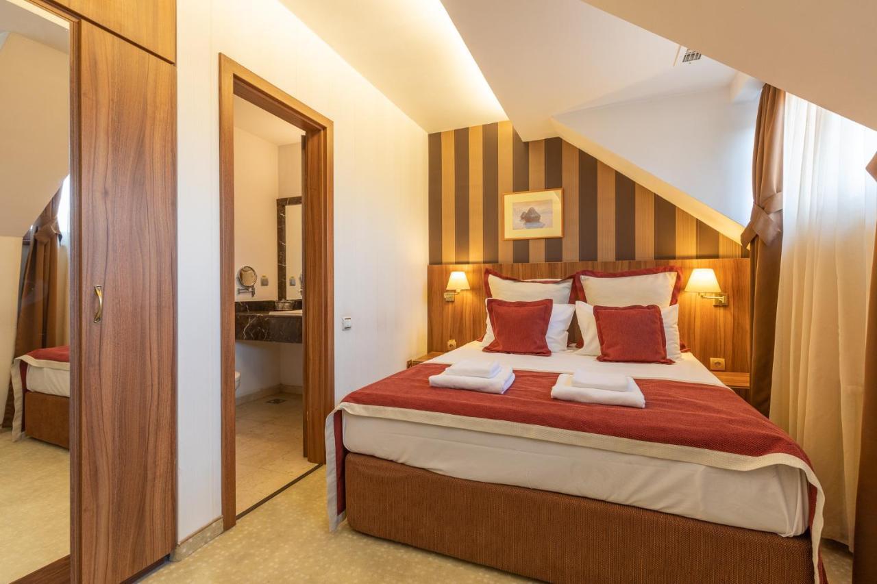 Gott Hotel 3*