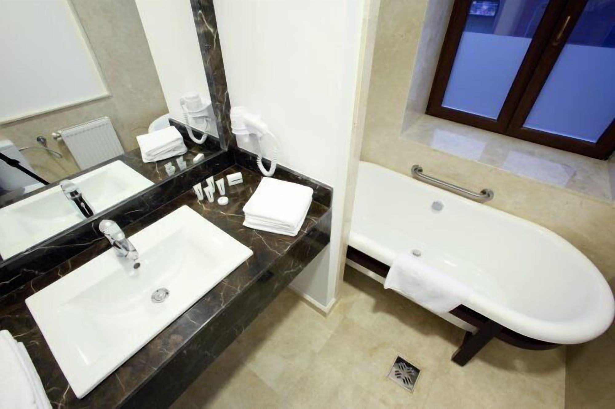 Gott Hotel 3*