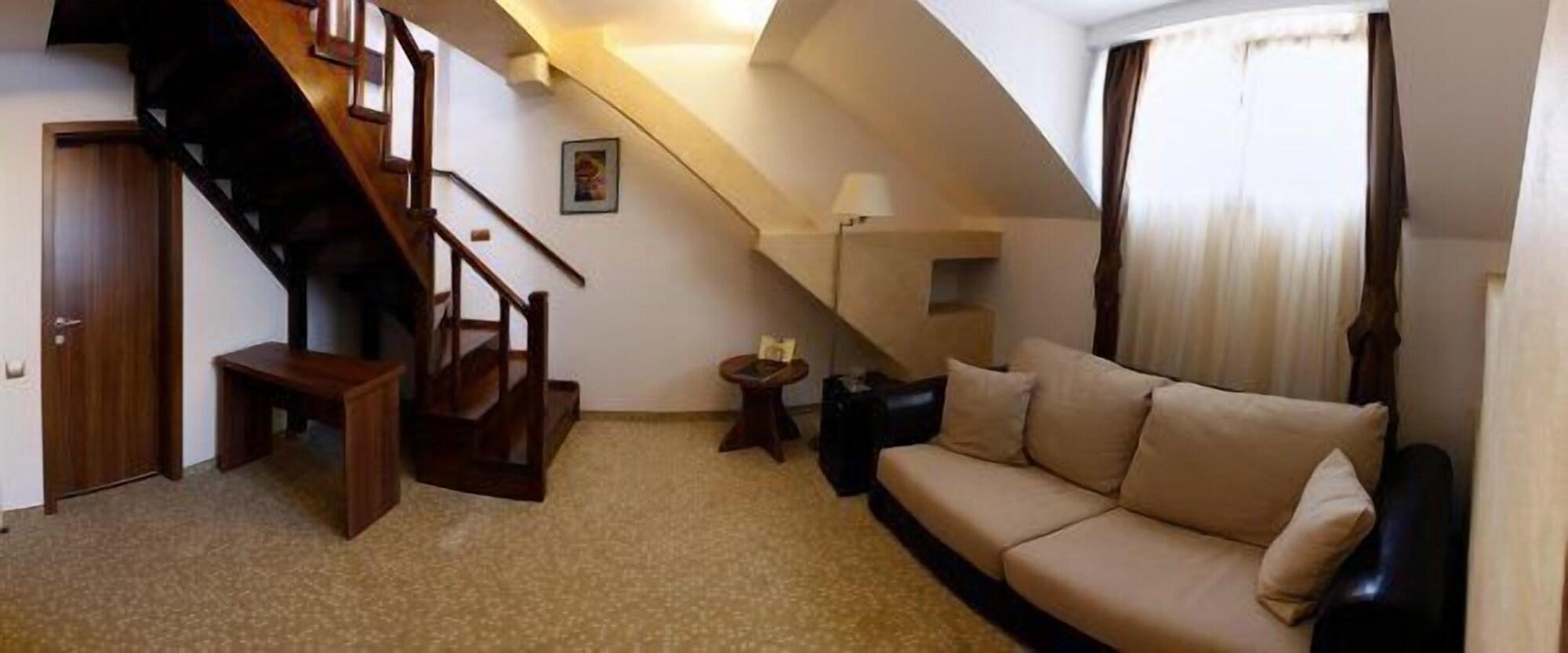 Gott Hotel 3*