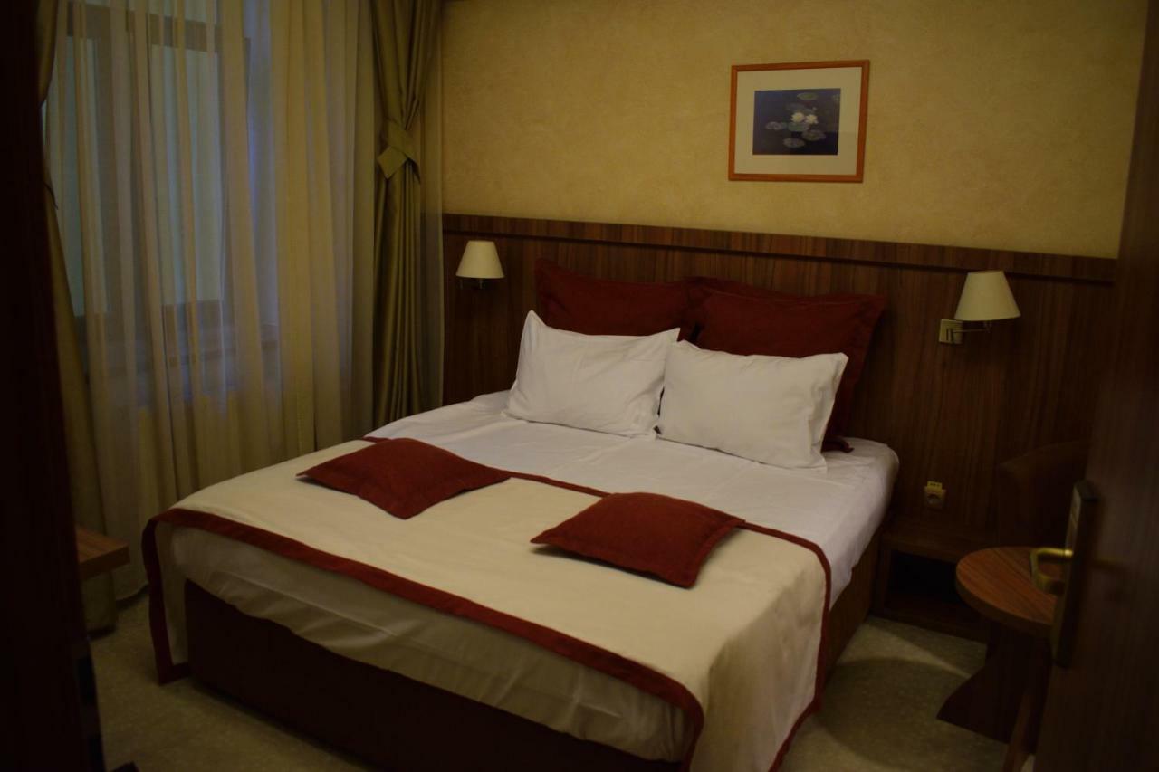 Gott Hotel 3*